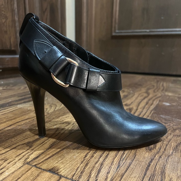 Burberry black real leather heels w/ buckle. European size 38, US size = size 7 - Picture 6 of 8